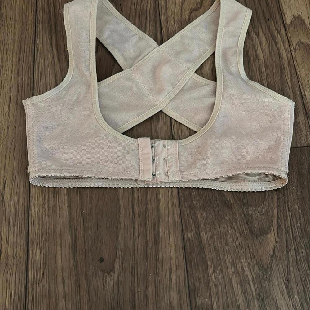 ✅Womens posture correctors and shapewear top open bust cross back - Picture 6 of 9